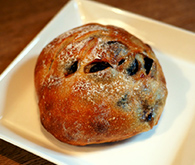 黒豆パン 280円(税込)