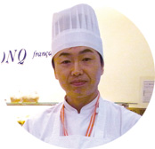 店長の田中氏。平日は2人のスタッフとともに3人でお店を切り盛りする 店長の田中氏。平日は2人のスタッフとともに3人でお店を切り盛りする